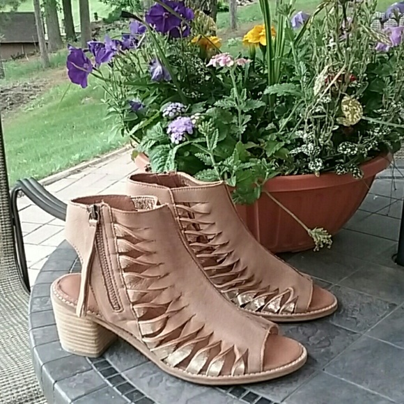 DIBA.TRUE New Sandles - Picture 1 of 7